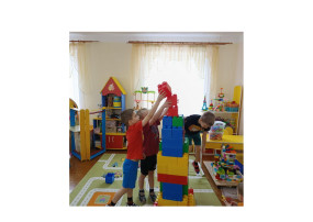 В группе «Золотая рыбка» тематическая неделя «Космос» В группе «Золотая рыбка» тематическая неделя «Космос».