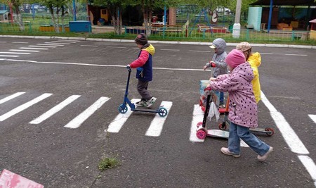 В МАДОУ № 9 «Декада дорожной безопасности».